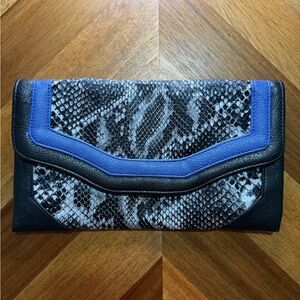 Bijoux Nouveau Animal Print Clutch Crossbody Bag 10 1/2" X 6" Snake Skin Look